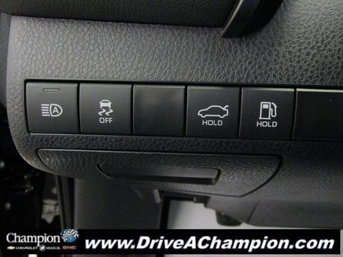 Used 2024 Toyota Camry SE image 18