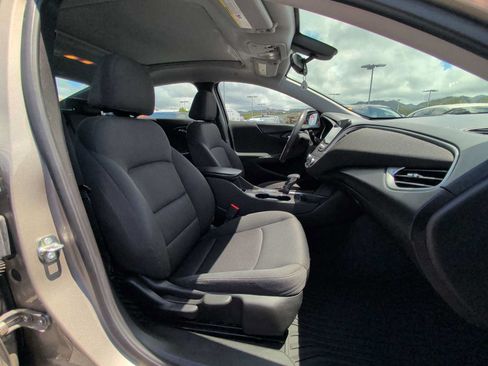 Used 2022 Chevrolet Malibu LT FWD image 24