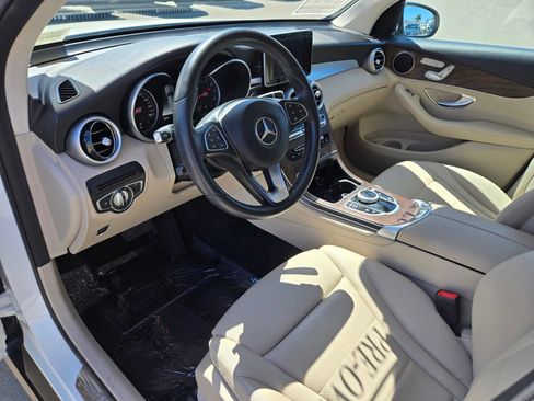 Used 2019 Mercedes-Benz GLC 300 4MATIC image 14