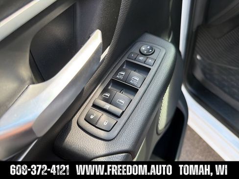 Used 2022 RAM 1500 Big Horn AWD/4WD image 11