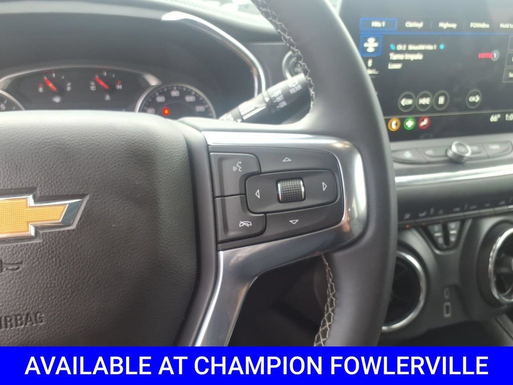 Used 2023 Chevrolet Blazer LT FWD image 17