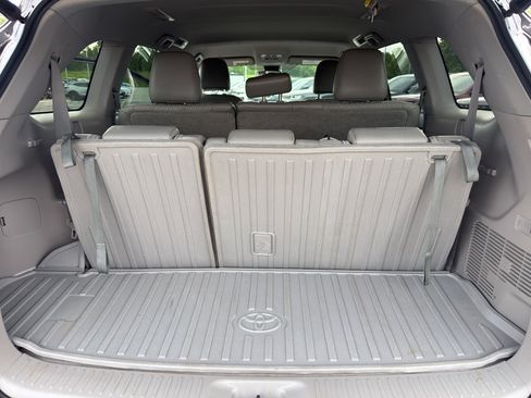 Used 2019 Toyota Highlander Plus AWD/4WD image 36