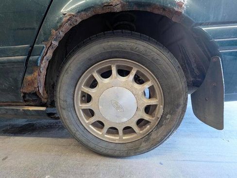 Used 1995 Ford Taurus Sedan FWD image 14