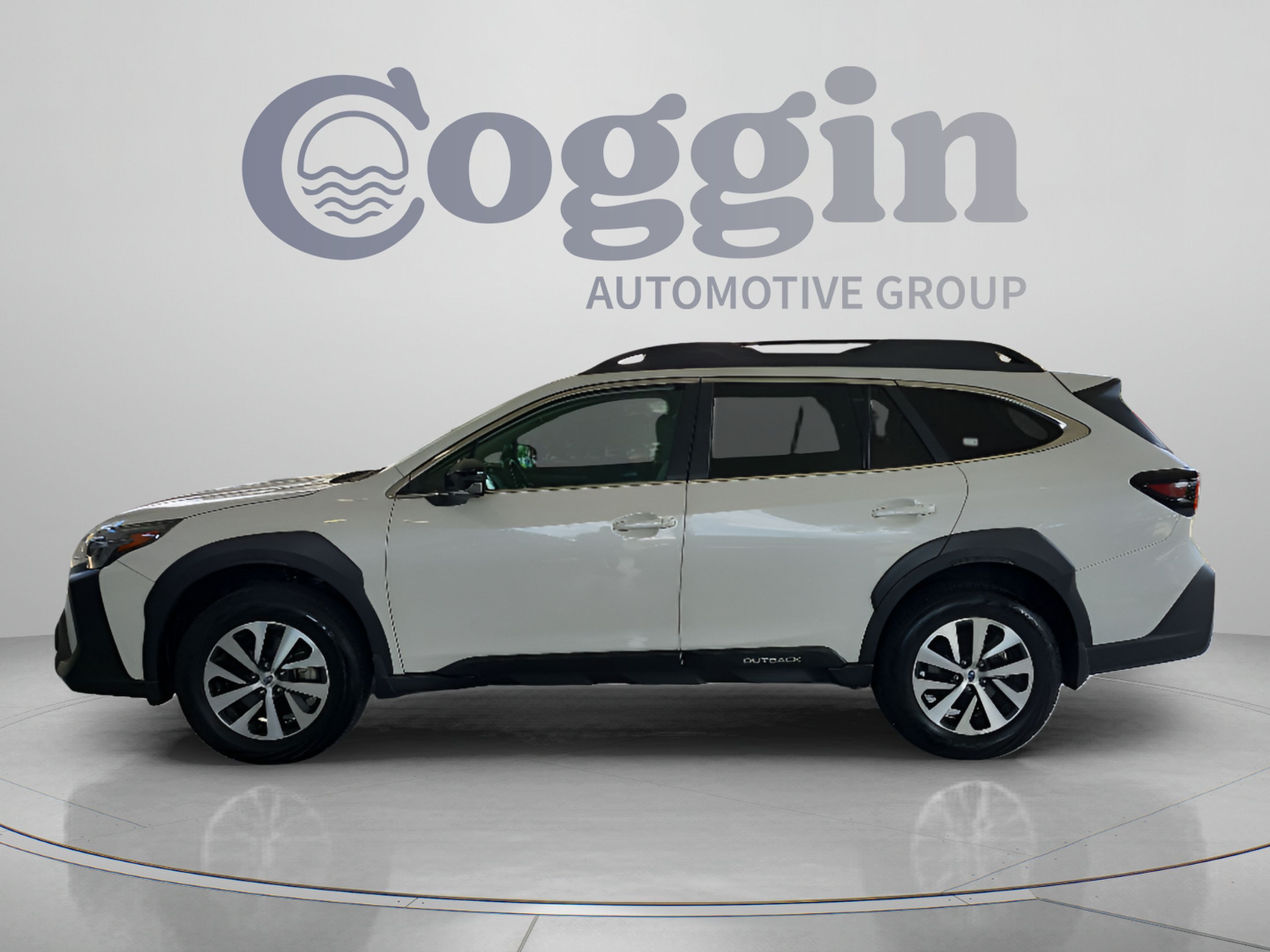Used 2025 Subaru Outback Premium AWD/4WD image 2