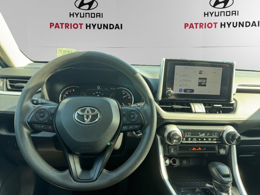 Used 2024 Toyota RAV4 XLE FWD image 10