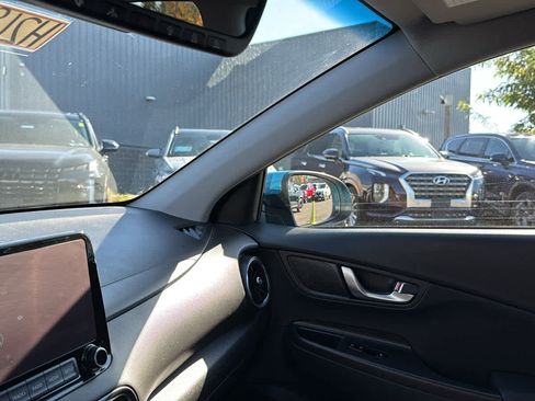 Used 2023 Hyundai Kona Limited image 23