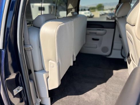 Used 2011 Chevrolet Silverado 2500 LT AWD/4WD image 25