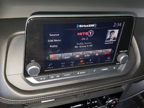 Certified 2025 Nissan Rogue SV FWD image 18