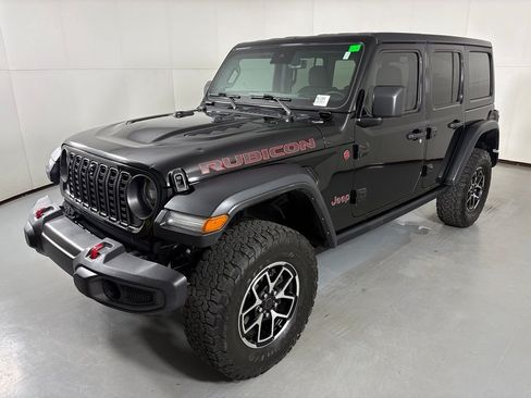 Used 2024 Jeep Wrangler Unlimited Rubicon w/ Technology Group AWD/4WD image 4