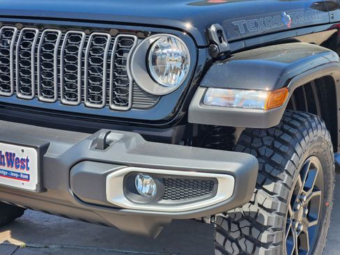 New 2025 Jeep Gladiator Sport image 6