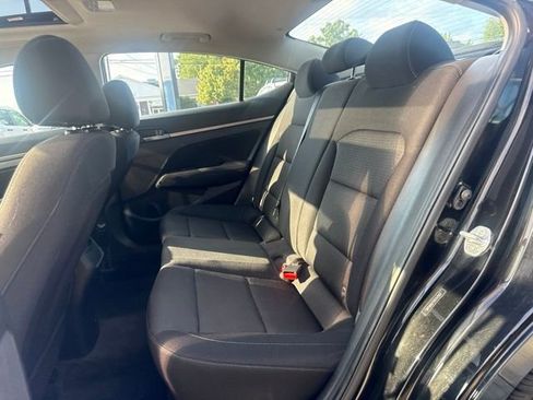 Used 2018 Hyundai Elantra Value Edition FWD image 8