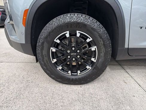 Used 2024 Chevrolet Traverse Z71 w/ Enhanced Driving Package image 2