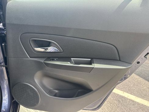 Used 2014 Chevrolet Cruze LT FWD image 18