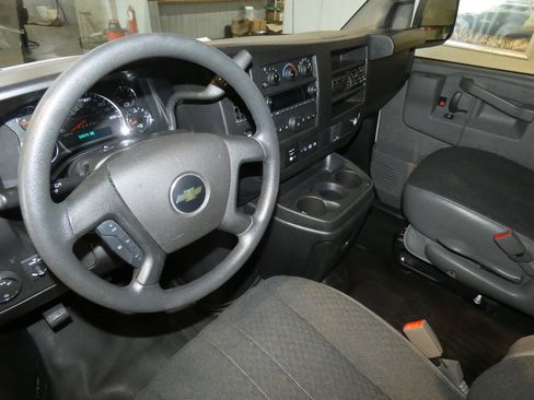 Used 2023 Chevrolet Express 2500 w/ Driver Convenience Package image 8