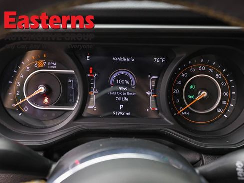 Used 2024 Jeep Wrangler Unlimited Sahara w/ Dual Top Group AWD/4WD image 18