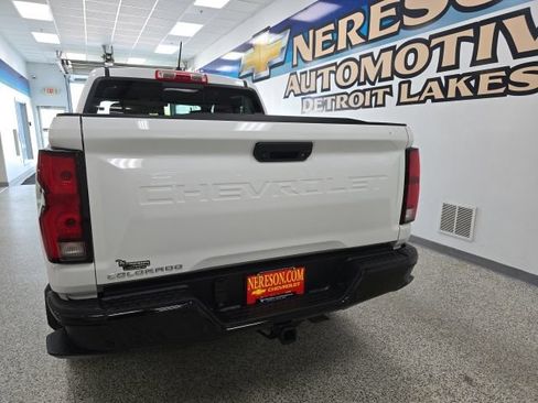 Used 2025 Chevrolet Colorado Z71 w/ Z71 Convenience Package 2 AWD/4WD image 6