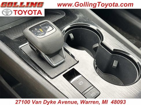 Used 2023 Nissan Rogue S image 32