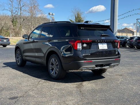 New 2026 Ford Explorer Active w/ Active Comfort Package image 5