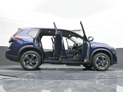 Used 2025 Nissan Rogue SV image 55