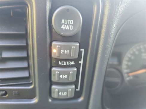 Used 2002 GMC Yukon SLE w/ Off-Road Suspension Pkg image 25