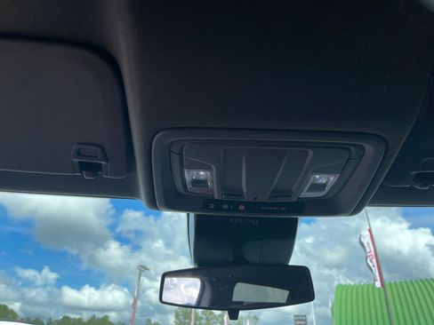 Used 2024 GMC Sierra 1500 Elevation image 20