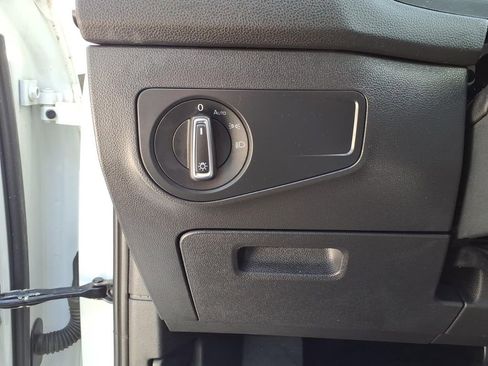 Used 2023 Volkswagen Tiguan SE AWD/4WD image 15