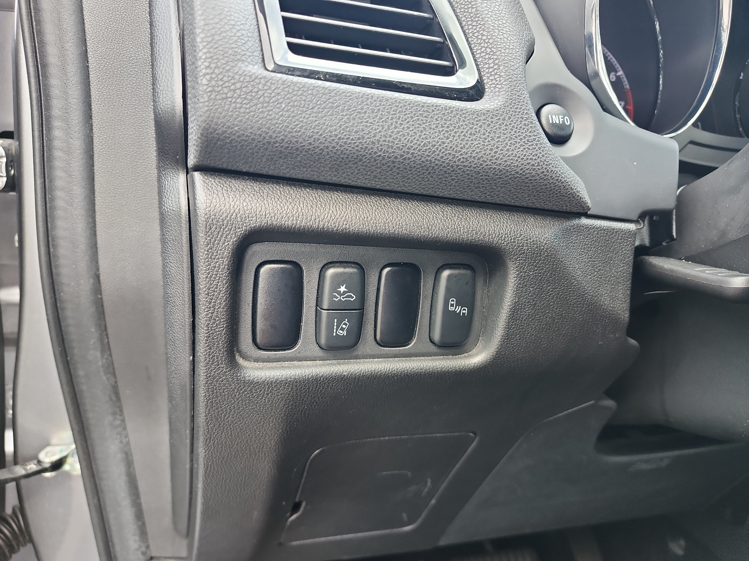 Used 2020 Mitsubishi Outlander Sport SE FWD image 13