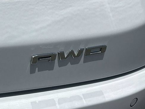 Used 2023 GMC Acadia Denali AWD/4WD image 10