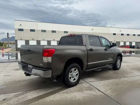 Used 2012 Toyota Tundra 4x4 CrewMax w/ Tow Pkg image 5