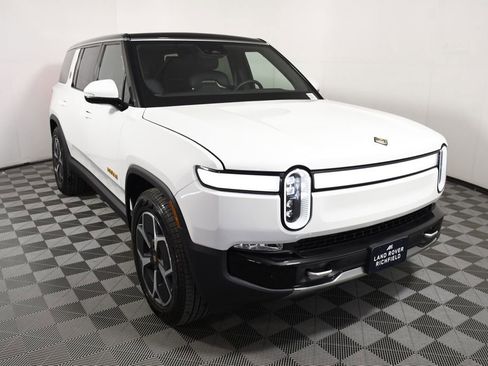 Used 2023 Rivian R1S Adventure image 9