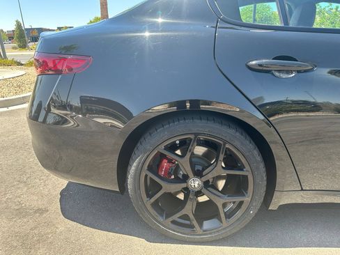 Used 2019 Alfa Romeo Giulia w/ Nero Edizione RWD image 9
