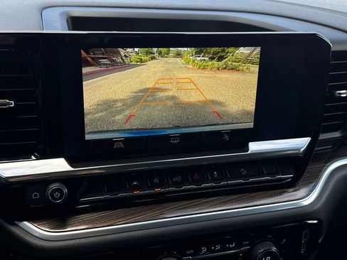 Certified 2022 Chevrolet Silverado 1500 LT Trail Boss w/ Convenience Package II image 23