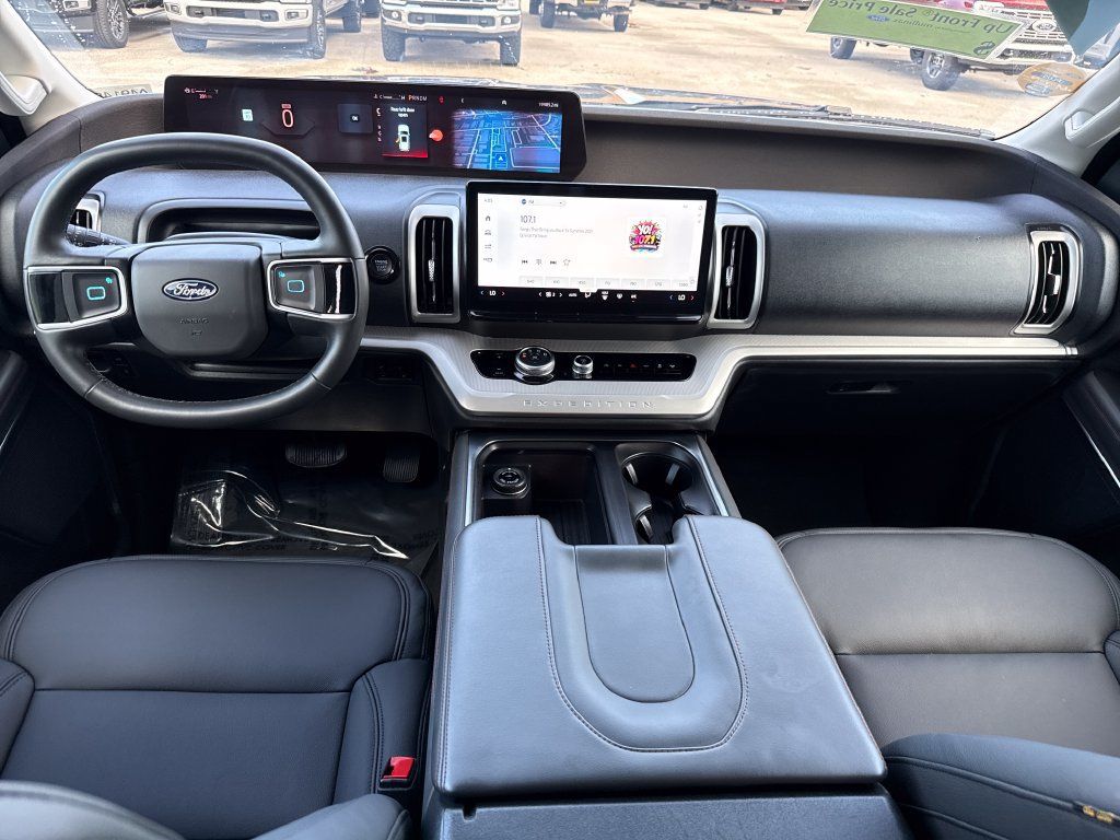 Certified 2025 Ford Expedition Active RWD image 6