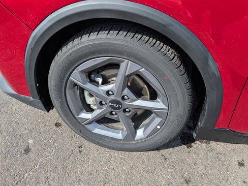 Used 2025 Kia K4 LXS image 9