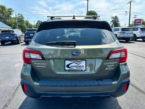 Used 2018 Subaru Outback 3.6R Touring w/ Popular Package #3 AWD/4WD image 7