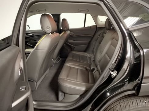 Used 2025 Chevrolet Trax ACTIV w/ Driver Confidence Package FWD image 25