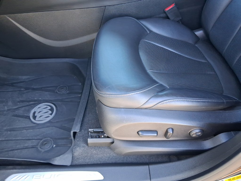 Used 2020 Buick Envision Essence AWD/4WD image 26