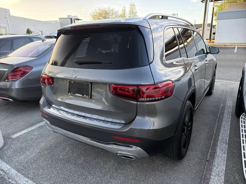 Used 2023 Mercedes-Benz GLB 250 image 2