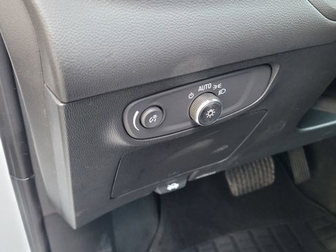 Used 2024 Buick Encore GX Sport Touring image 18