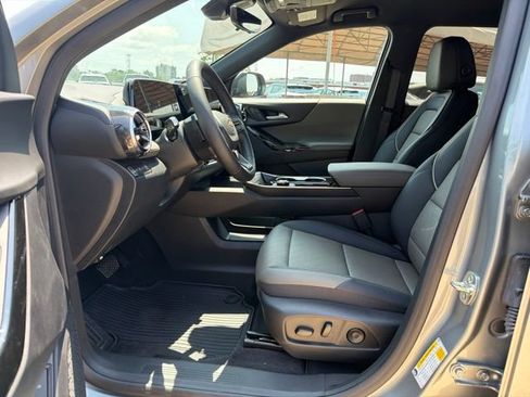 New 2026 Chevrolet Equinox LT w/ Convenience Package II AWD/4WD image 10