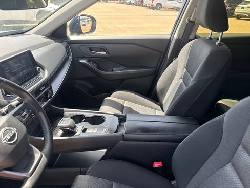 Certified 2025 Nissan Rogue SV FWD image 40