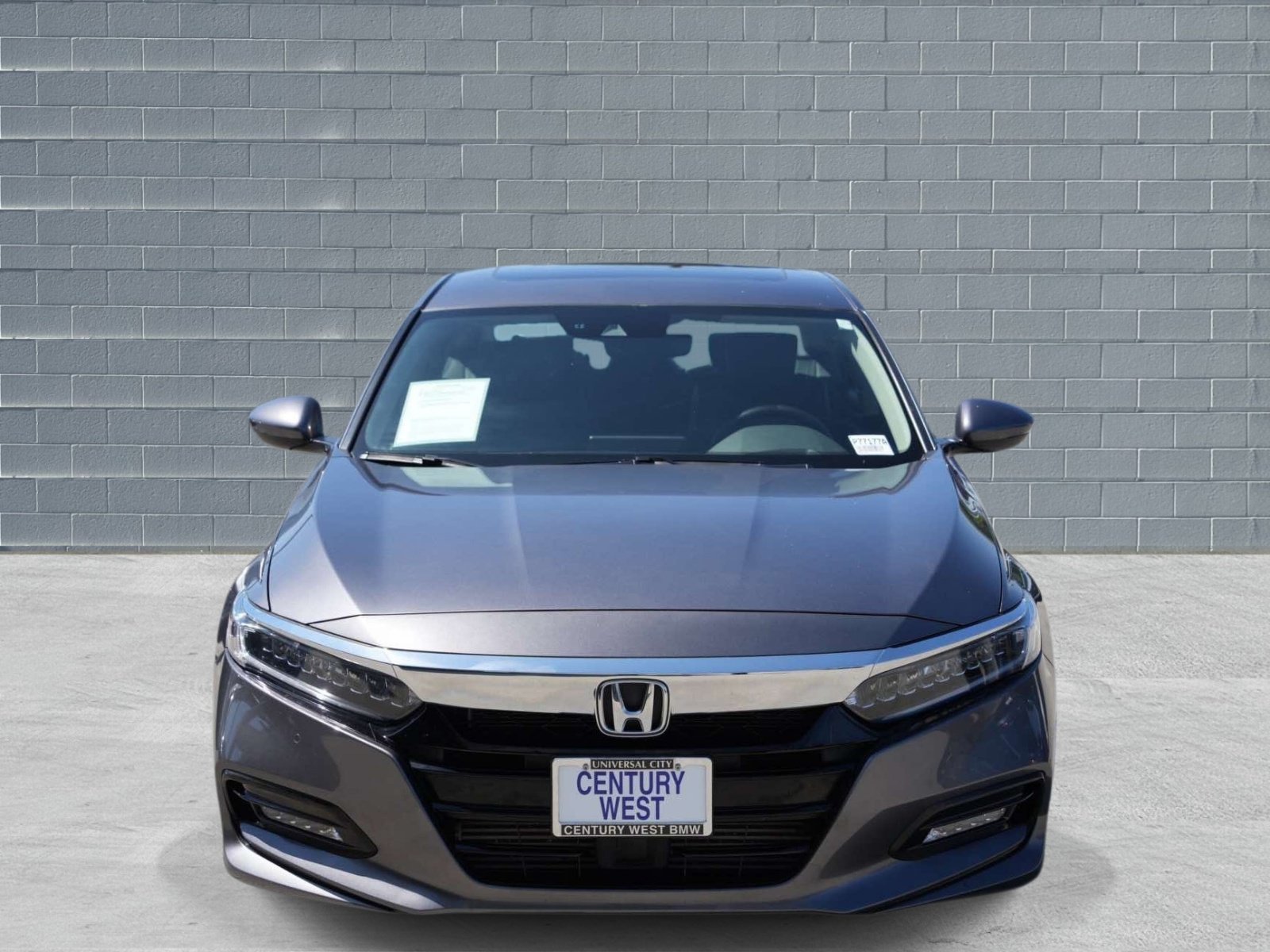 Used 2019 Honda Accord Touring image 2