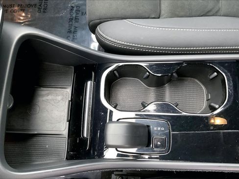 Used 2023 Volvo XC40 Recharge Ultimate image 20