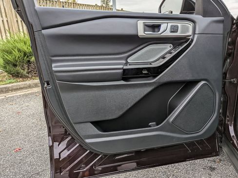 Used 2022 Ford Explorer Platinum w/ Equipment Group 601A image 15