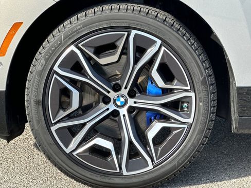 Used 2023 BMW iX xDrive50 w/ Sport Package image 32