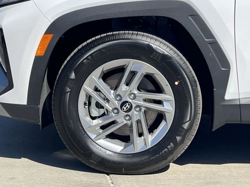 New 2025 Hyundai Tucson SE image 24