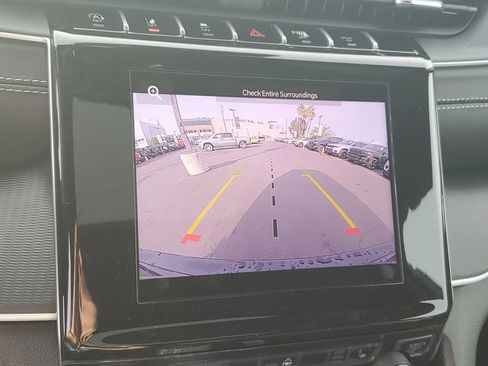 New 2025 Jeep Grand Cherokee Altitude image 25