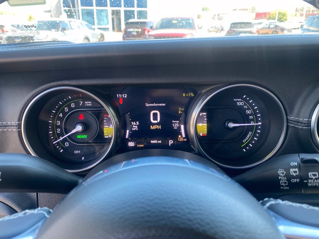 Used 2023 Jeep Wrangler Unlimited Sahara AWD/4WD image 21