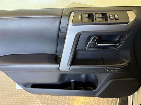Used 2022 Toyota 4Runner Limited image 19