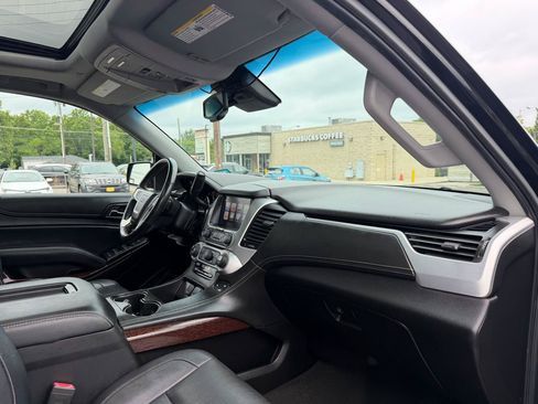Used 2018 GMC Yukon XL SLT w/ Open Road Package AWD/4WD image 22